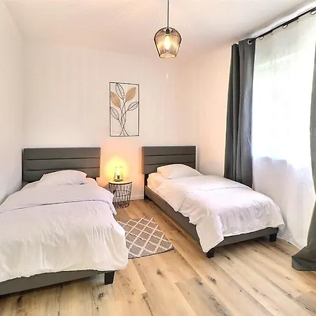 Alsace Climatisée Garage, Parking Et Terrasse *