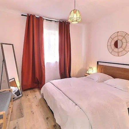 Alsace Climatisée Garage, Parking Et Terrasse Colmar